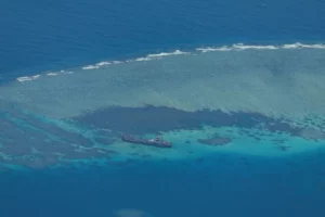 菲律宾海岸警卫队飞越南海