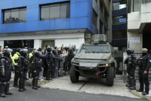 厄瓜多尔警察闯入墨西哥大使馆