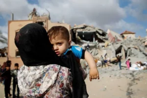 由于以哈战争，加沙地带流离失所的人们