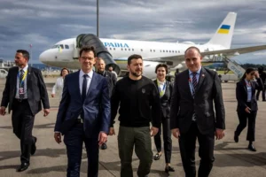 乌克兰总统泽连斯基抵达苏黎世机场，参加乌克兰和平峰会