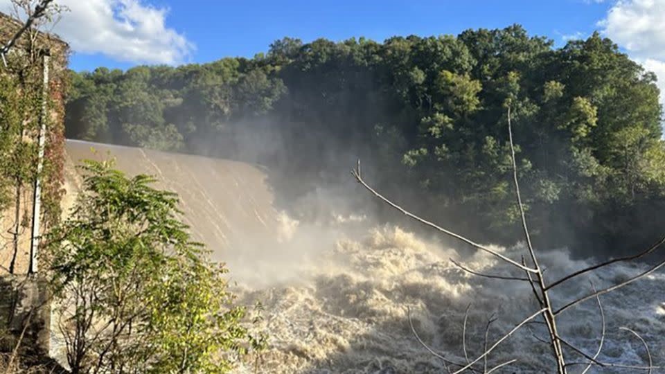 由于海伦飓风的影响，田纳西州格林县的诺利查基大坝可能很快就会溃坝