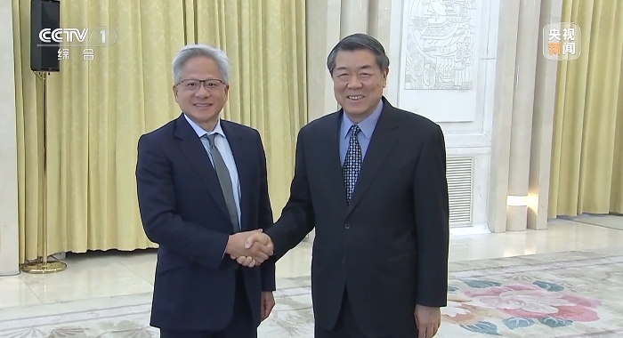 中国国务院副总理何立峰会见英伟达总裁黄仁勋