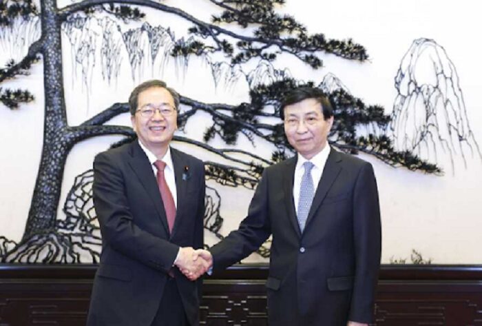 日本公明党党首齐藤铁夫在北京与中国全国政协主席王沪宁举行会谈