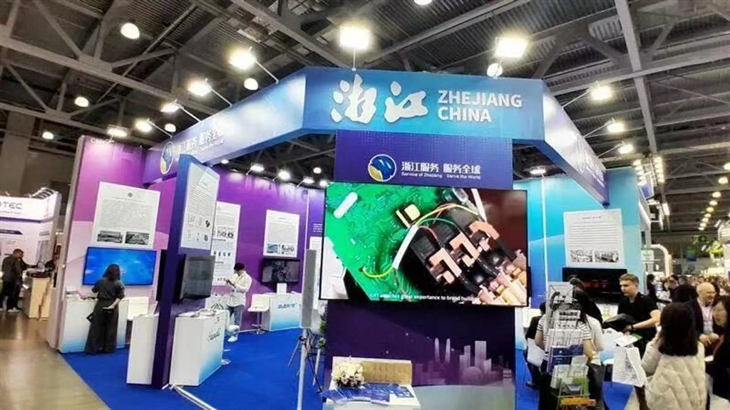 俄罗斯“ExpoElectronica-2025”国际电子展中国商家展区